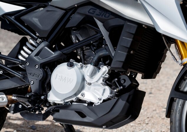Motor inclinado para trás é o mesmo da G 310 R