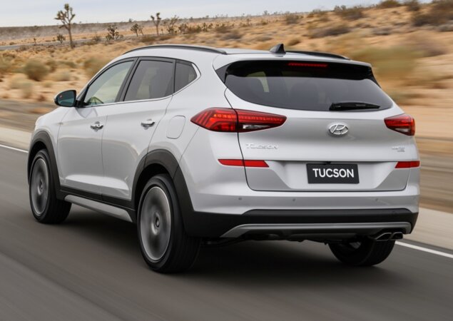 Na traseira, o SUV ganhou novas lanternas e tampa do porta-malas mais lisa