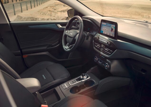 Interior ficou mais moderno e refinado, com influências do EcoSport