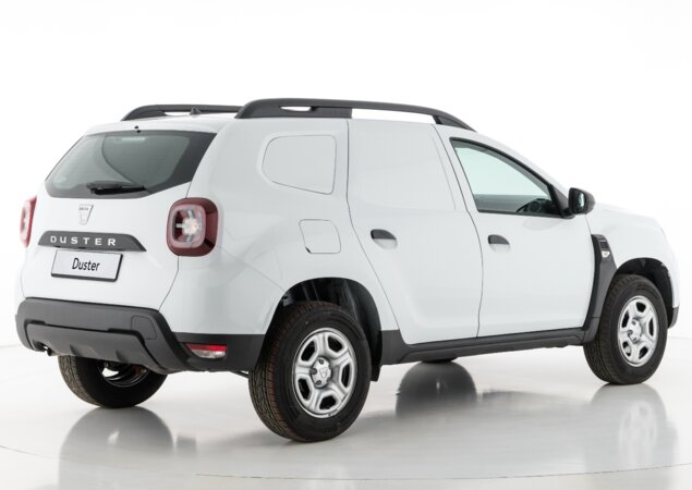 Lanternas traseiras lembam as do Jeep Renegade