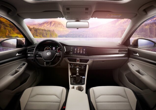 Interior segue o padrão visual da Volkswagen