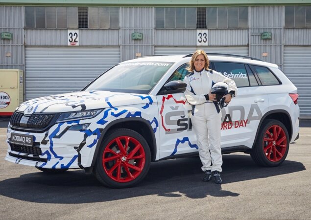 Sabine Schimitz foi a piloto responsável pelo recorde