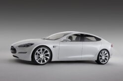 Primeiro Tesla Model S é entregue