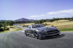 AMG completa 45 anos com SLS especial