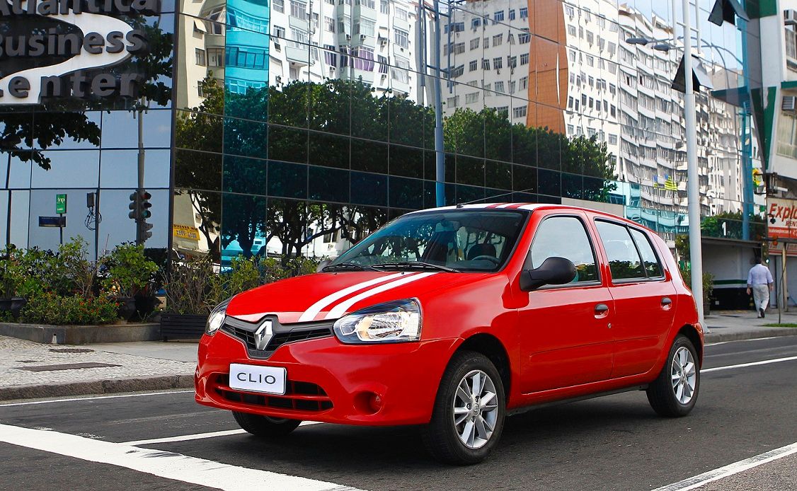 Facelift do Clio já está nas lojas por R$ 23.290
