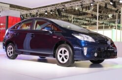 Toyota Prius chega ao Brasil por R$ 120.830