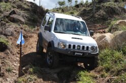 Jimny: pequeno no asfalto, gigante fora dele