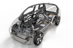 BMW dá mais detalhes do compacto i3