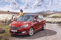 Ford C-Max surge reestilizada