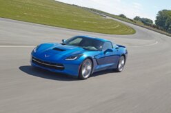 Corvette 2015 terá nova tecnologia e câmbio de oito marchas