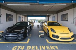 Primeiros Cayman GT4 são entregues no Brasil