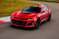 Camaro ZL1 ganha novo visual e câmbio de dez marchas