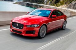 Jaguar XE chega à linha 2017 com mais itens e mesmo preço