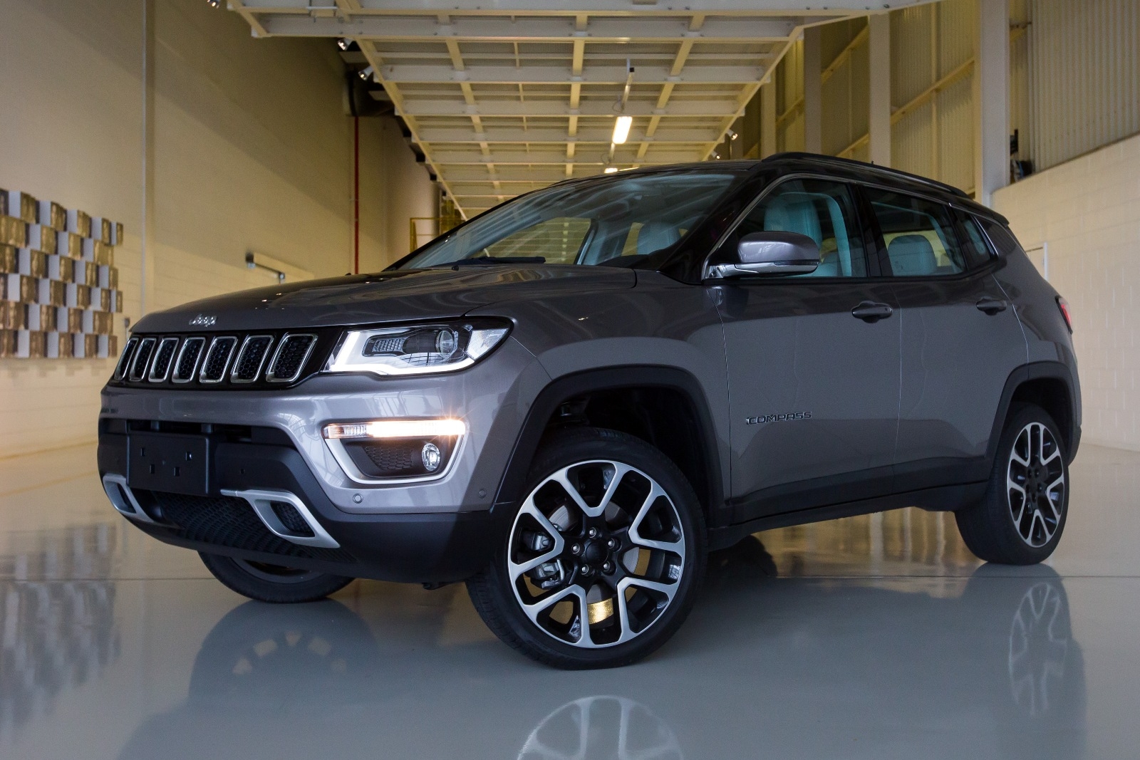 Jeep Compass 2018 ganha versão Limited diesel