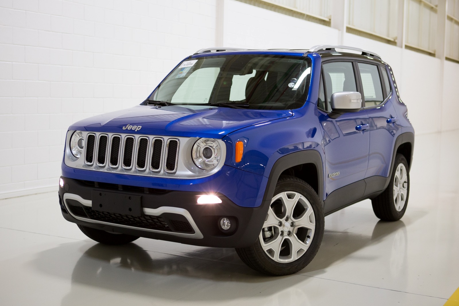 Jeep Renegade 2018 ganha nova versão Custom por R$ 74.490