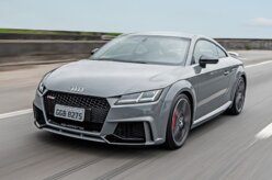 Nova geração do Audi TT RS chega ao Brasil por R$ 424.990