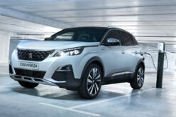 Peugeot 3008 ganha versão 4X4 que roda 60 km sem gasolina