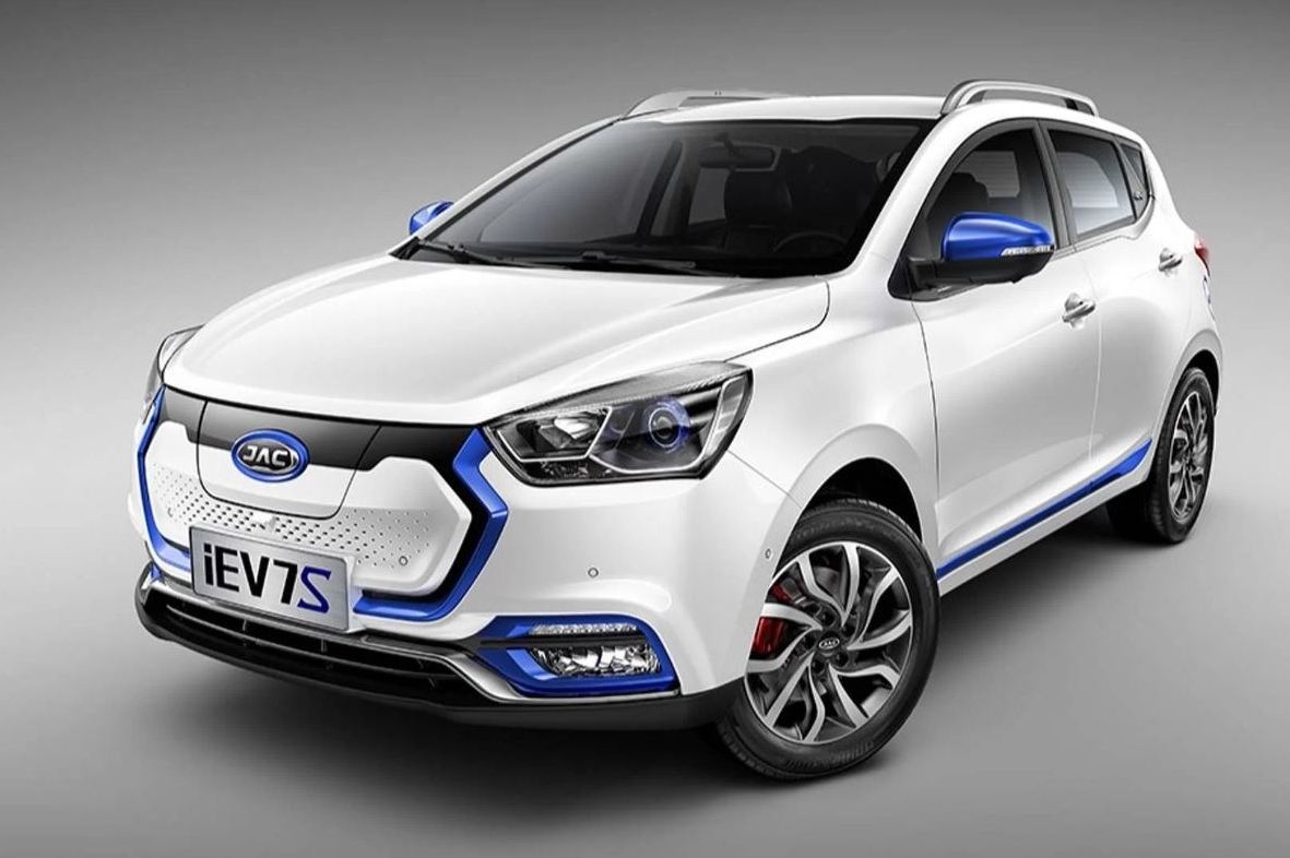 Por R$129.990, JAC E40 será o elétrico mais barato do Brasil