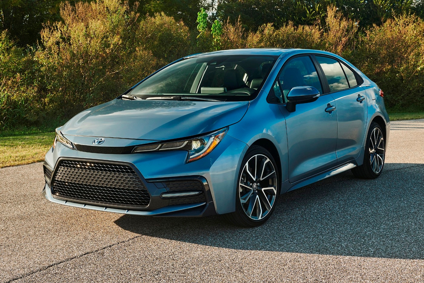 Novo Toyota Corolla ganha versão esportiva nos EUA