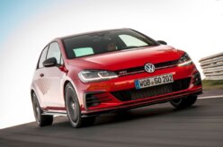 VW Golf GTI ganha versão mais potente e esportiva