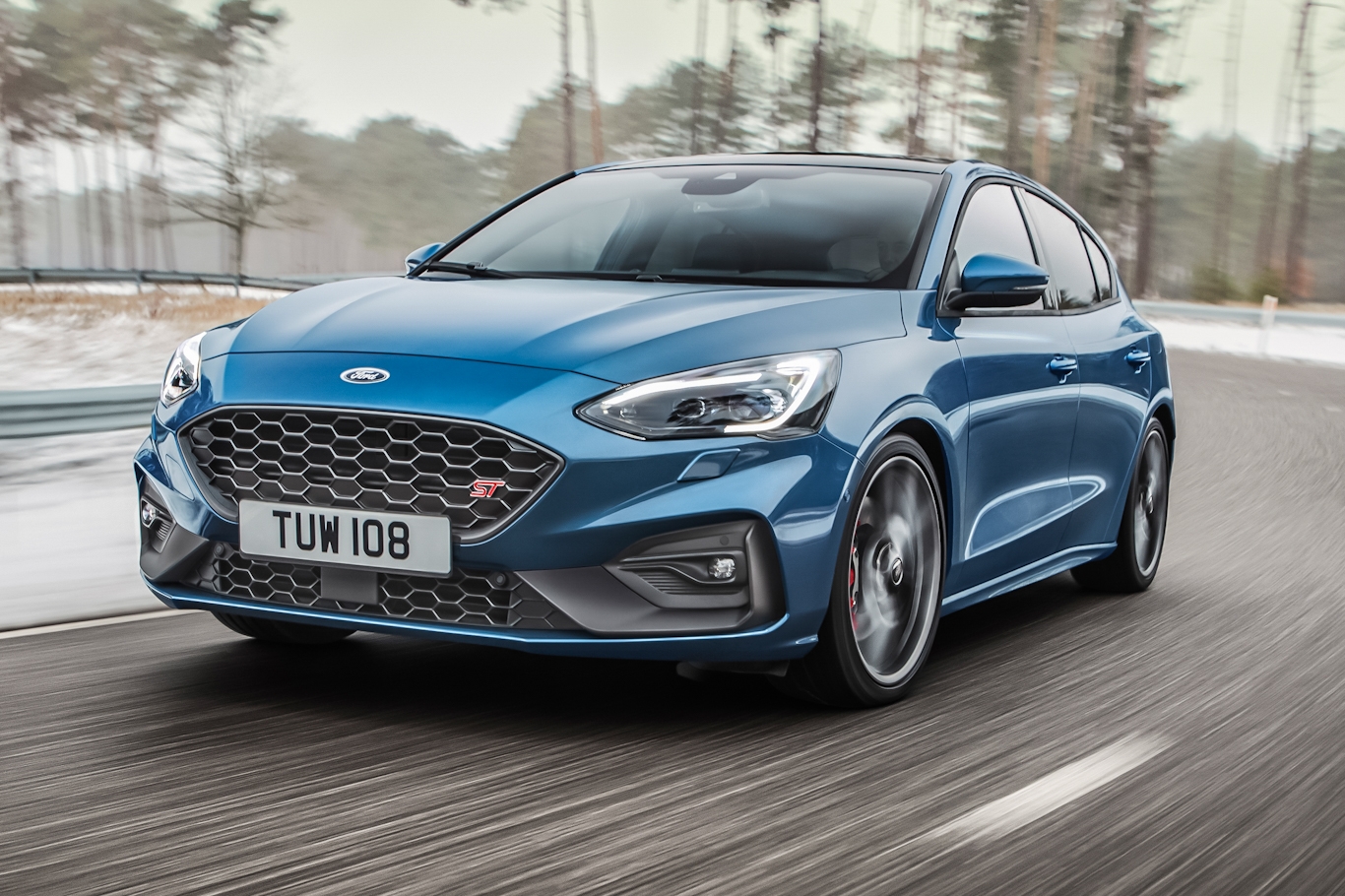 Ford Focus ST estreia com 280 cv que nunca teremos no Brasil